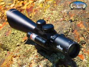 Mira Telescópica Apolo 3.5-10x40 con láser integrado y retículo M8, fabricada en aluminio de alta resistencia, compatible con rieles Picatinny y Weaver.