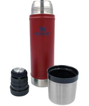 Termo Stanley Classic Lava 591 ml en acero inoxidable para mantener bebidas calientes o frías.